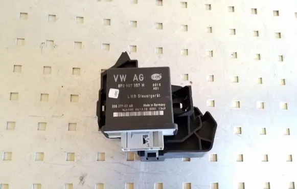 Audi Q7 4L Light module LCM 8P0907357H