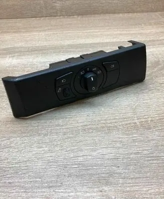 BMW 5 E60 E61 Light switch 6953735