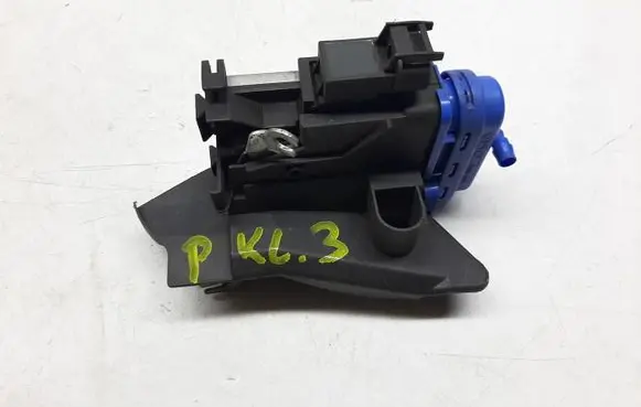 Audi A8 S8 D2 4D Rear door lock 4D0839016D