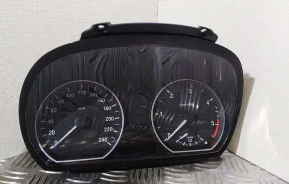 BMW 1 E81 E87 Speedometer (instrument cluster)