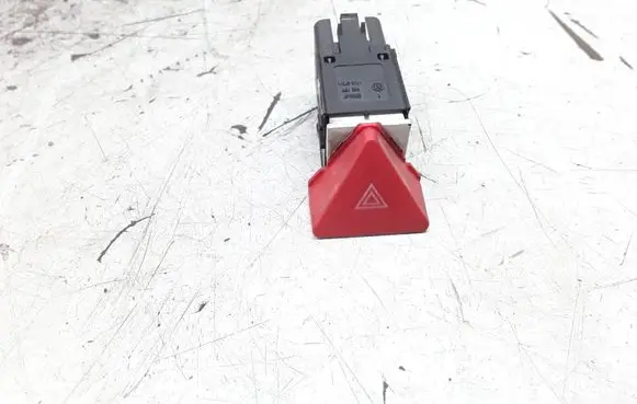 Volkswagen Touran I Hazard light switch