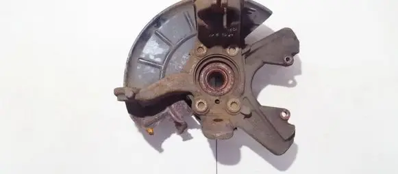 Volkswagen Golf V Front wheel hub
