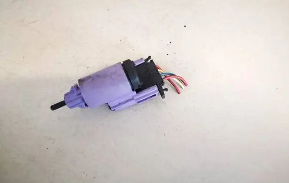 Volkswagen Golf IV Brake pedal sensor switch