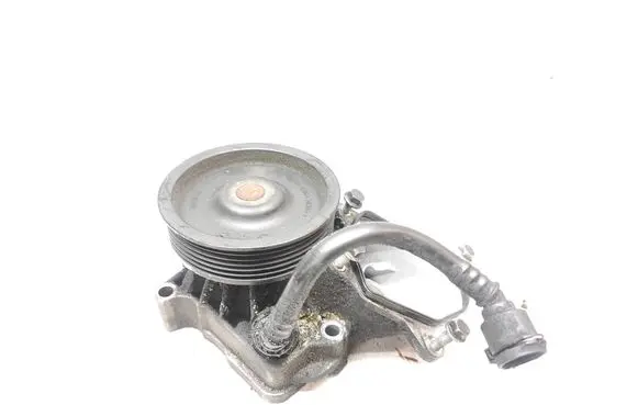 BMW X3 E83 Water pump 7796537