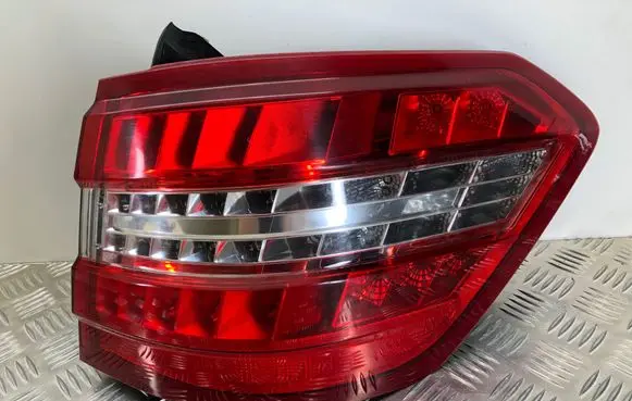 Mercedes-Benz E W212 Tailgate rear/tail lights A2129060658 A0553647
