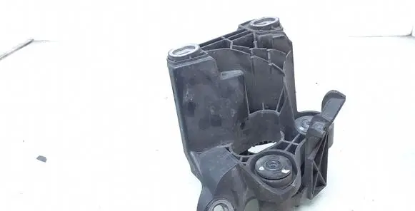 Mercedes-Benz CLS C218 X218 ABS pump bracket A2124300410