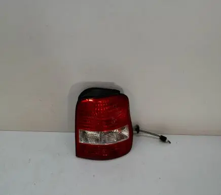 KIA Carnival Rear/tail lights E138483