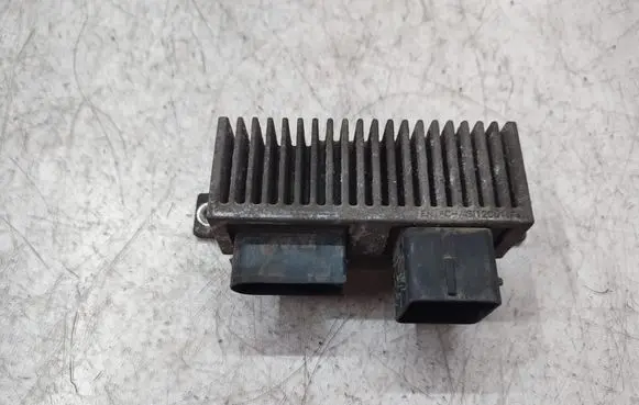 Opel Movano B Glow plug pre-heat relay 8200558438A