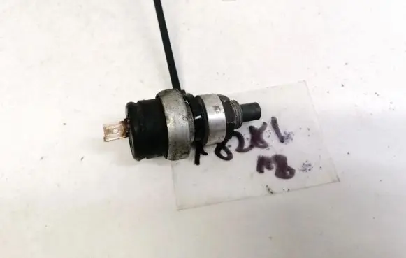 Mercedes-Benz Sprinter W901 W902 W903 W904 Brake pedal sensor switch 0005456909