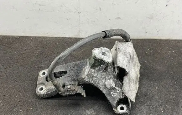 Audi A4 S4 B8 8K Engine mounting bracket 8K0199308BH