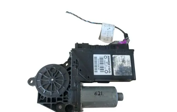 Volkswagen Touareg I Front door window regulator motor 0130821765