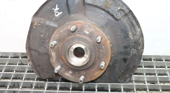 Mitsubishi Pajero Front wheel hub