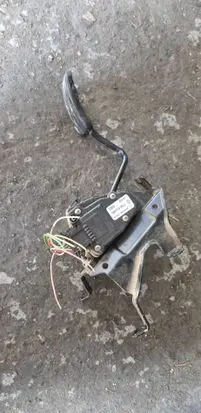 Opel Movano B Accelerator throttle pedal 6PV00811914 7700313060