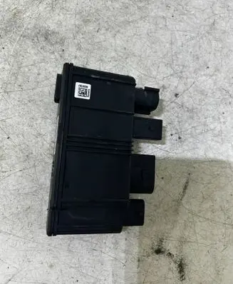 BMW 2 F45 Power management control unit 8647841 18576710 P00160275
