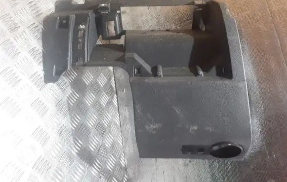 Volkswagen Touran I Dashboard lower bottom trim panel 1T1858365