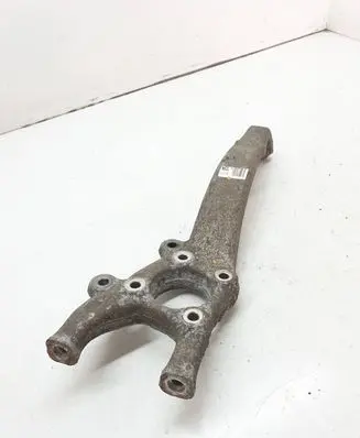 Front wheel hub spindle knuckle