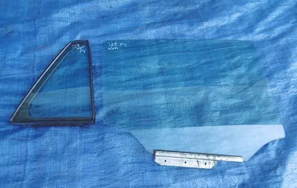 Volvo XC40 Sliding door window/glass 200909