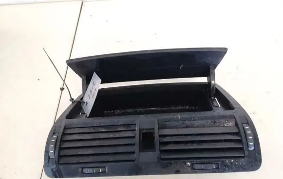 Skoda Octavia Mk2 (1Z) Dash center air vent grill 1z0820951