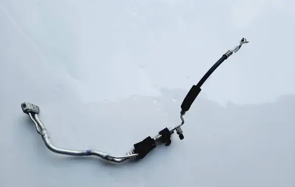 Air conditioning (A/C) pipe/hose