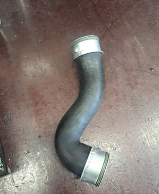 Intercooler hose/pipe