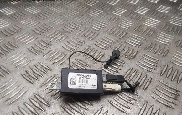 Volvo C30 Aerial antenna amplifier 30752169