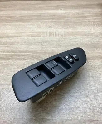 Toyota Auris 150 Electric window control switch 9241E77 DriversiteLHD