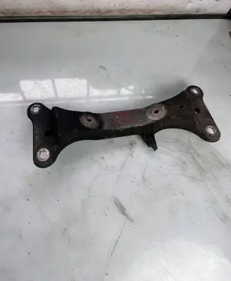 BMW 1 E81 E87 Gearbox mounting bracket 6760300