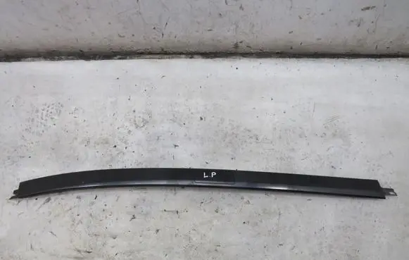 Honda CR-V Rubber seal front door window/glass 1111