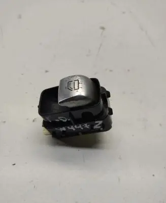 Mercedes-Benz Vito Viano W447 Electric window control switch A2229052203