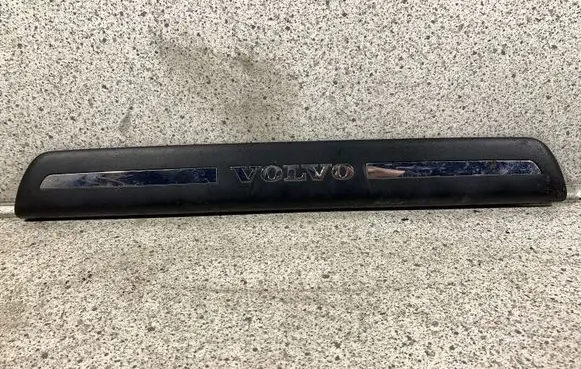 Volvo V50 Side skirt front trim 08622671