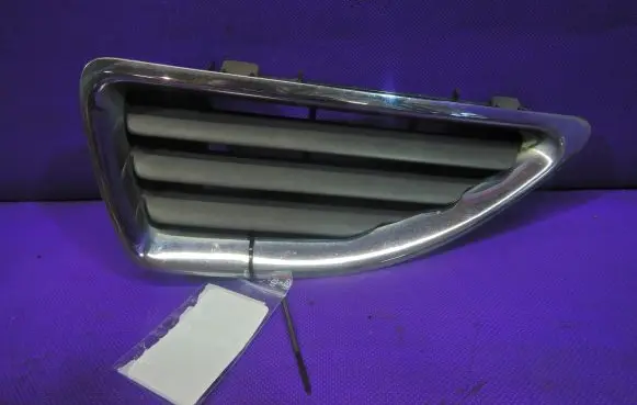 Renault Megane I Front bumper upper radiator grill 7700428963