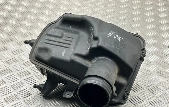 Nissan X-Trail T31 Air filter box JG700 1026323S01