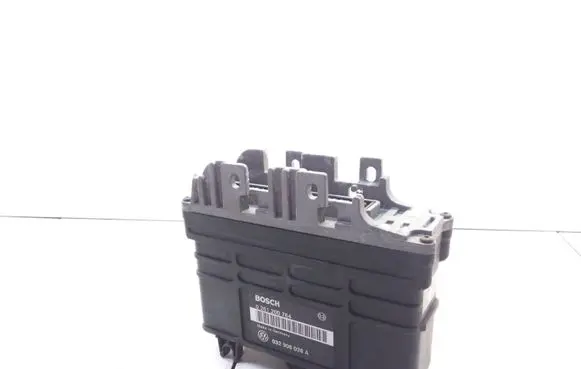 Volkswagen Golf III Engine control unit/module 032906026A 0261200764