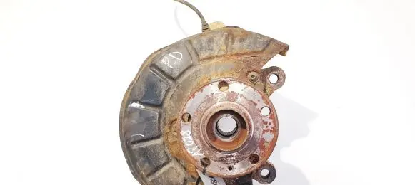 Volkswagen Touran I Front wheel hub