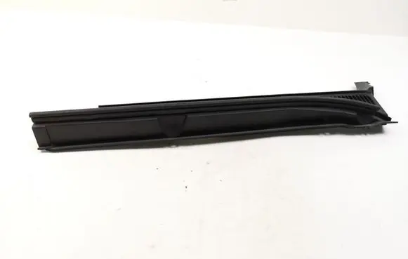 Suzuki Grand Vitara II Wiper trim 7731065J0
