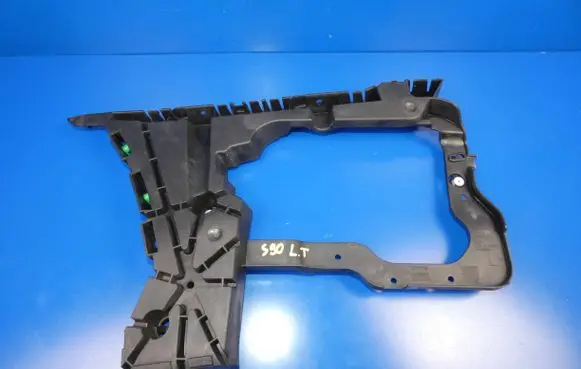 Volvo S90, V90 Rear bumper mounting bracket 31425063