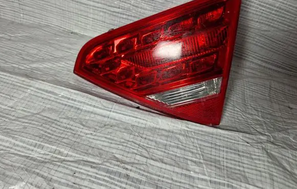 Audi A5 8T 8F Tailgate rear/tail lights 8T0945094