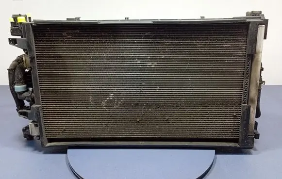 Chevrolet Express Coolant radiator 214817571R
