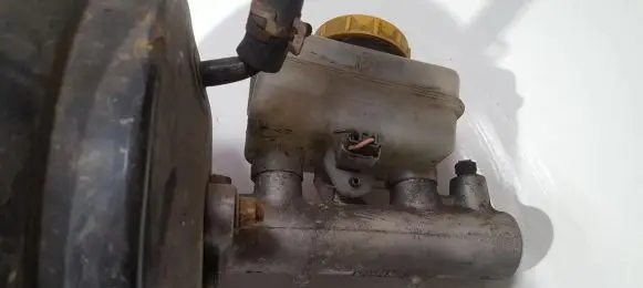 Subaru Legacy Master brake cylinder