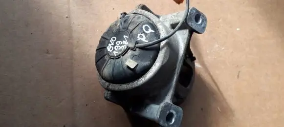 Audi A4 S4 B8 8K Engine mount bracket 8k0199381PQ