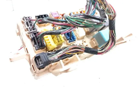 Toyota Avensis T250 Fuse module 82641CA010F