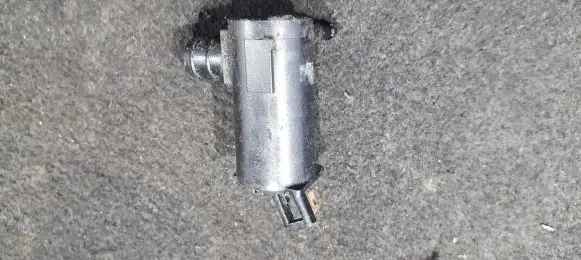 Mazda 626 Windscreen/windshield washer pump