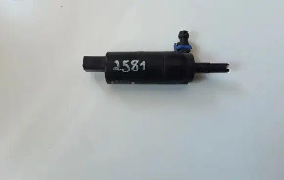 Skoda Octavia Mk2 (1Z) Headlight washer pump 3B7955681