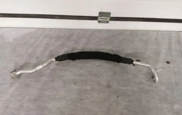 Porsche Macan (95B) Air conditioning (A/C) pipe/hose 95E816743d