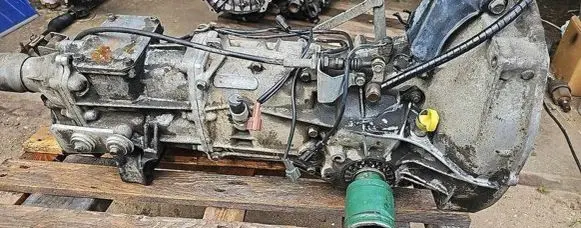 Subaru Forester SF Manual 5 speed gearbox SDTTY753X1AA