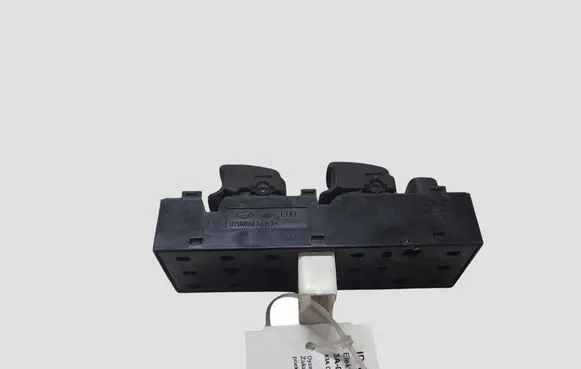 KIA Carens II Electric window control switch 3274901000