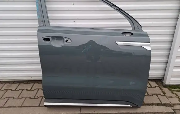 KIA Sorento IV Front door