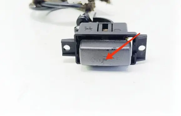 BMW 7 E65 E66 Glove box opening button 7033389