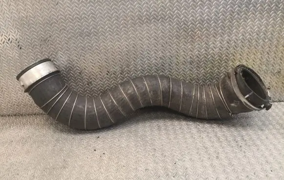 Mercedes-Benz C W204 Intercooler hose/pipe 2045280882