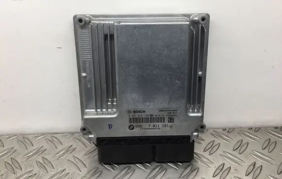 BMW 5 E60 E61 Engine control unit/module 7811151 0281015130 170090975
